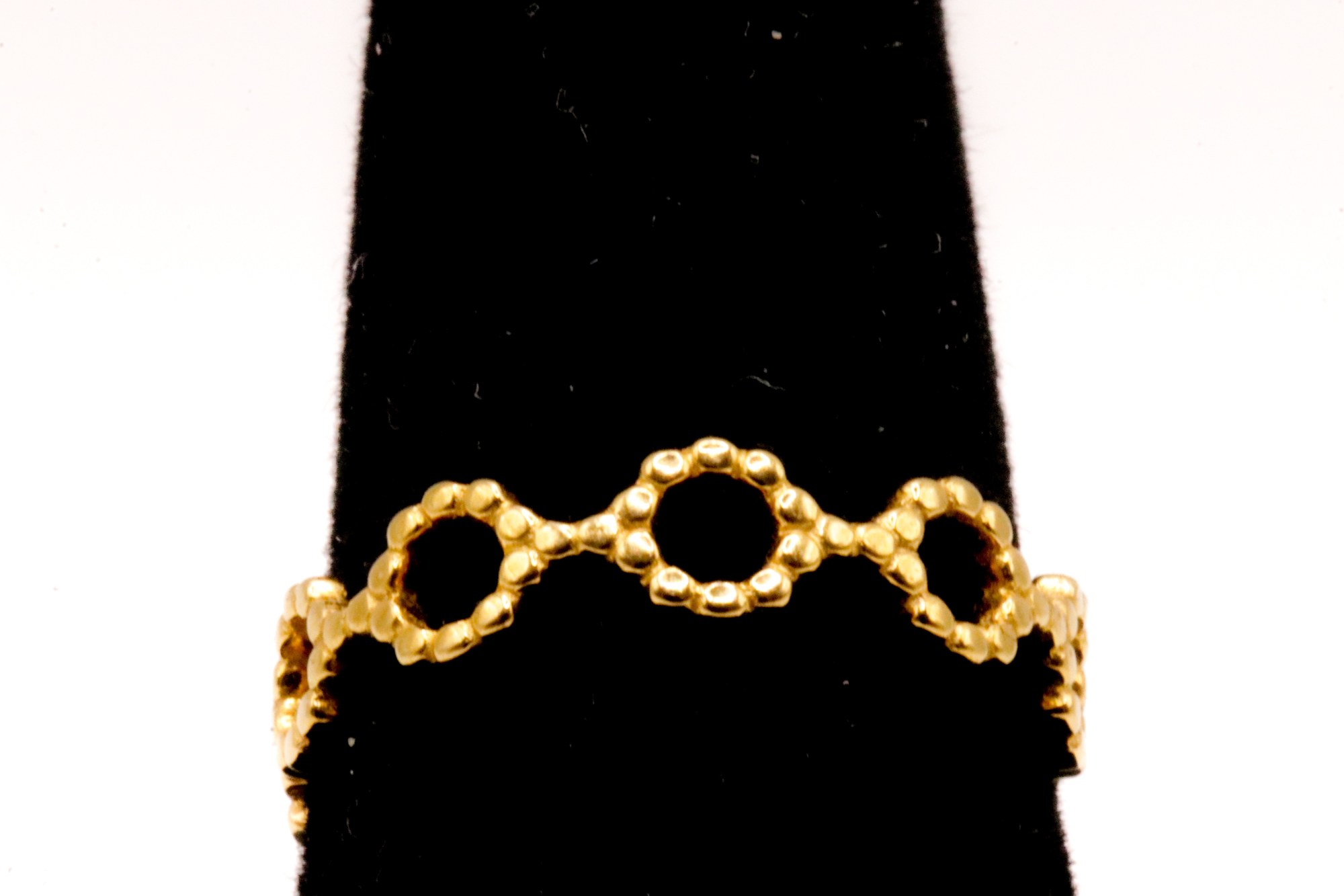 Ring goudkleurig met geometrisch patroon, foto 3 van 3