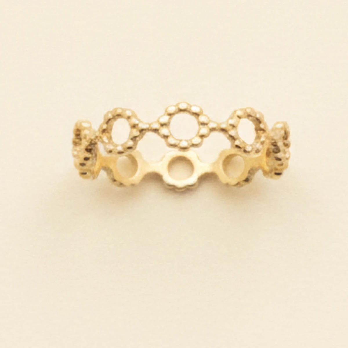 Ring goudkleurig met geometrisch patroon