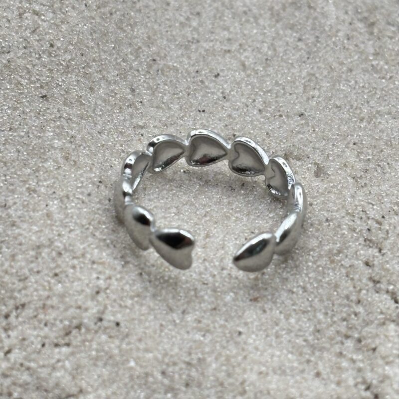 img_4540-2 Ring met hartjes - goudkleurig