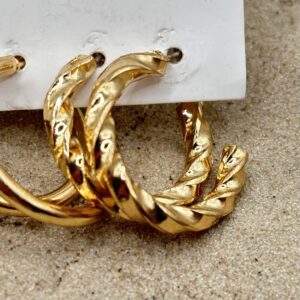 img_4580 Setje oorbellen - goudkleurig