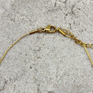 img_4583 Ketting met klein steentje – goudkleurig