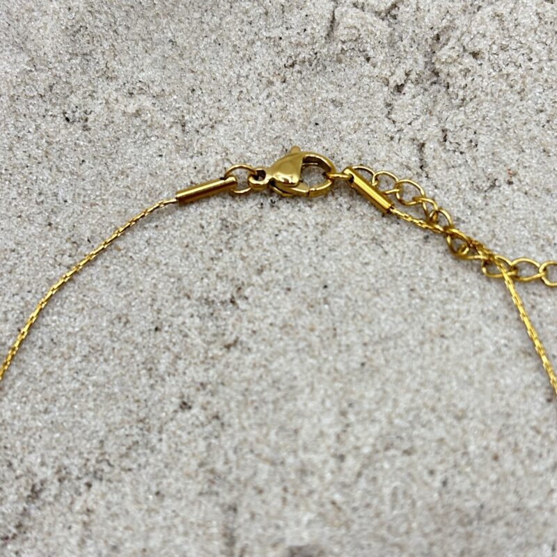 img_4583 Ketting met klein steentje – goudkleurig