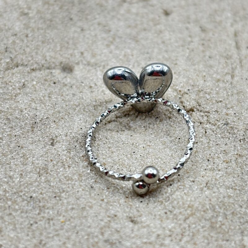 img_4611 Ring met middel groot hart – zilverkleurig