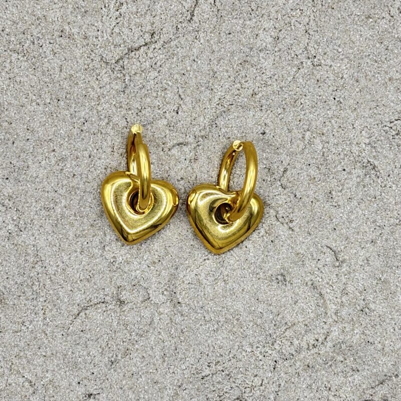 img_4635 Oorringen met hangend hartje - goudkleurig