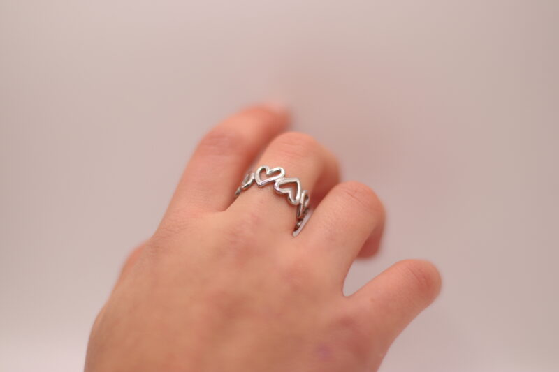 Ring zilveren open hartjes om vinger Hartjes ring (goud en zilver)