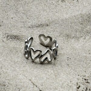 Ring met open hartjes