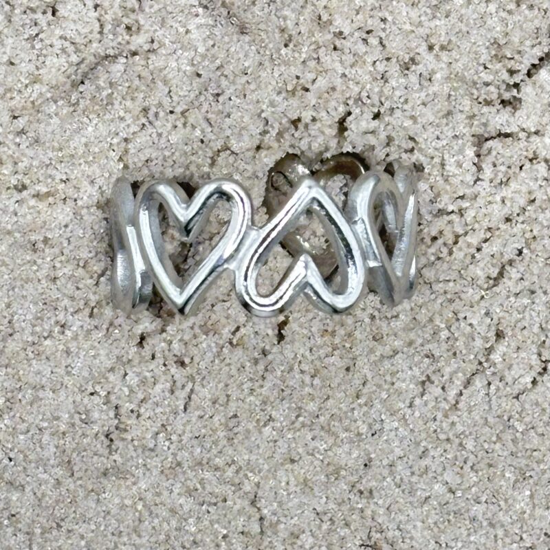 Ring met open hartjes