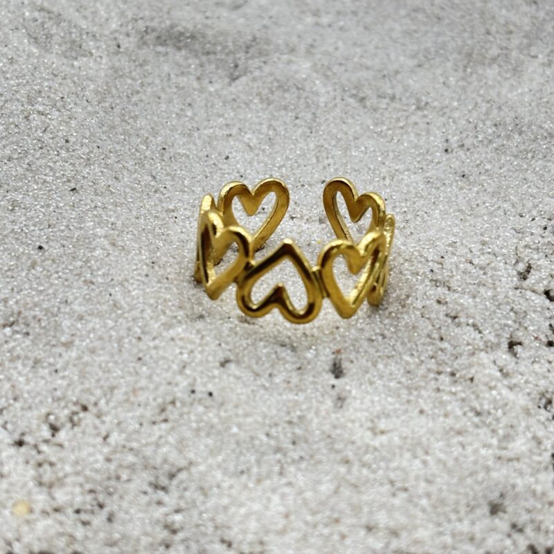 Ring met open hartjes