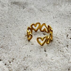 Ring met open hartjes