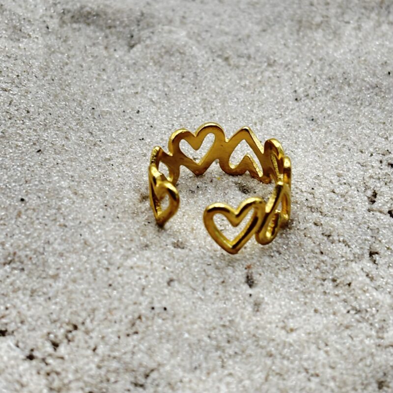 Ring met open hartjes