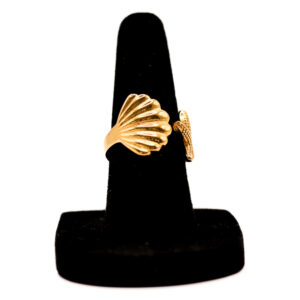 Ring met schelp en ster