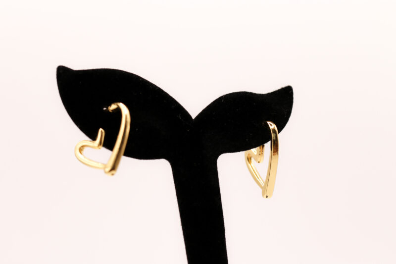 Open hartjes oorbellen