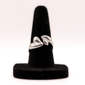 Open ring met 2 hartjes (goud of zilver)