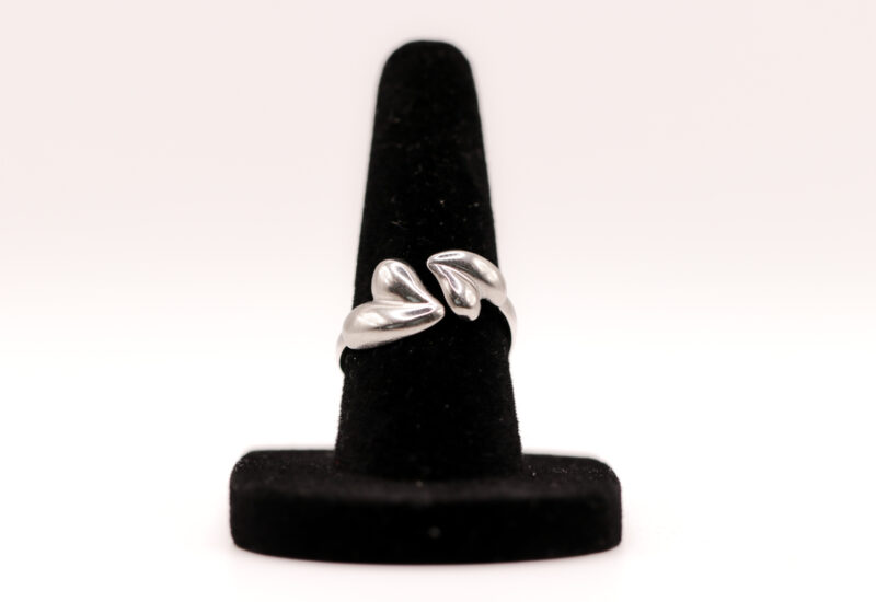 Open ring met 2 hartjes (goud of zilver)