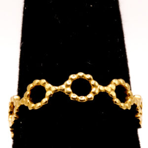 Ring goudkleurig met geometrisch patroon